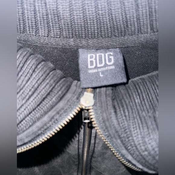 Urban Outfitters BDG Thea Acid Wash Black Cropped Jacket Size Large - Picture 5 of 6